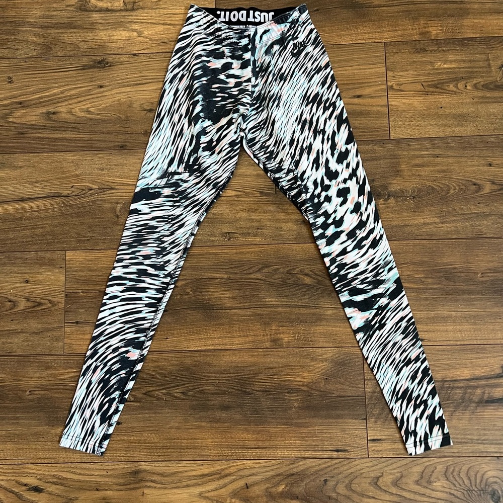 ✨Nike Leggings XS